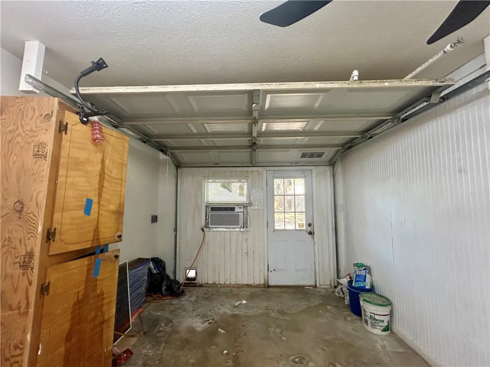 848 Oak Avenue Rockport, TX 78382