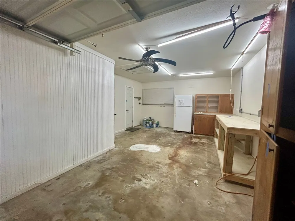848 Oak Avenue Rockport, TX 78382