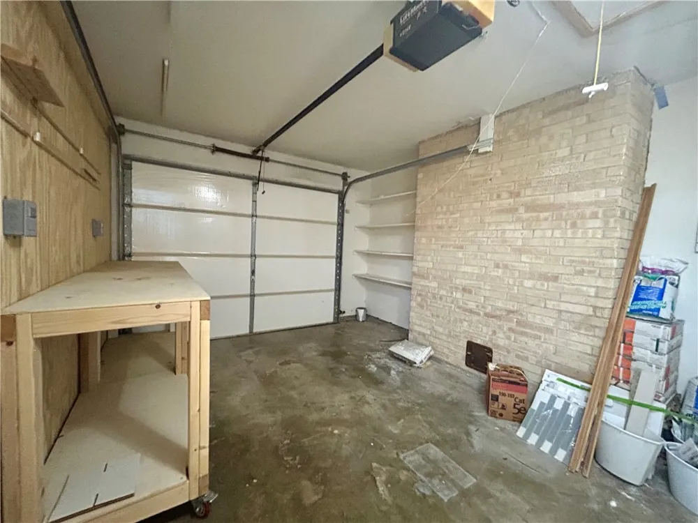 848 Oak Avenue Rockport, TX 78382