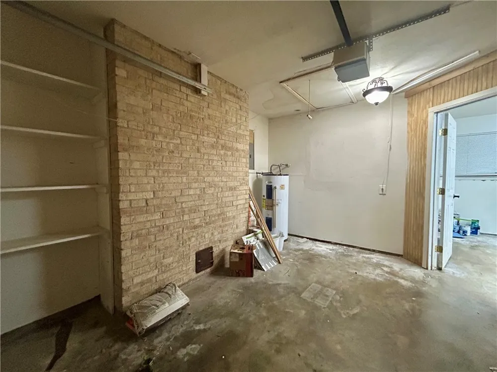 848 Oak Avenue Rockport, TX 78382