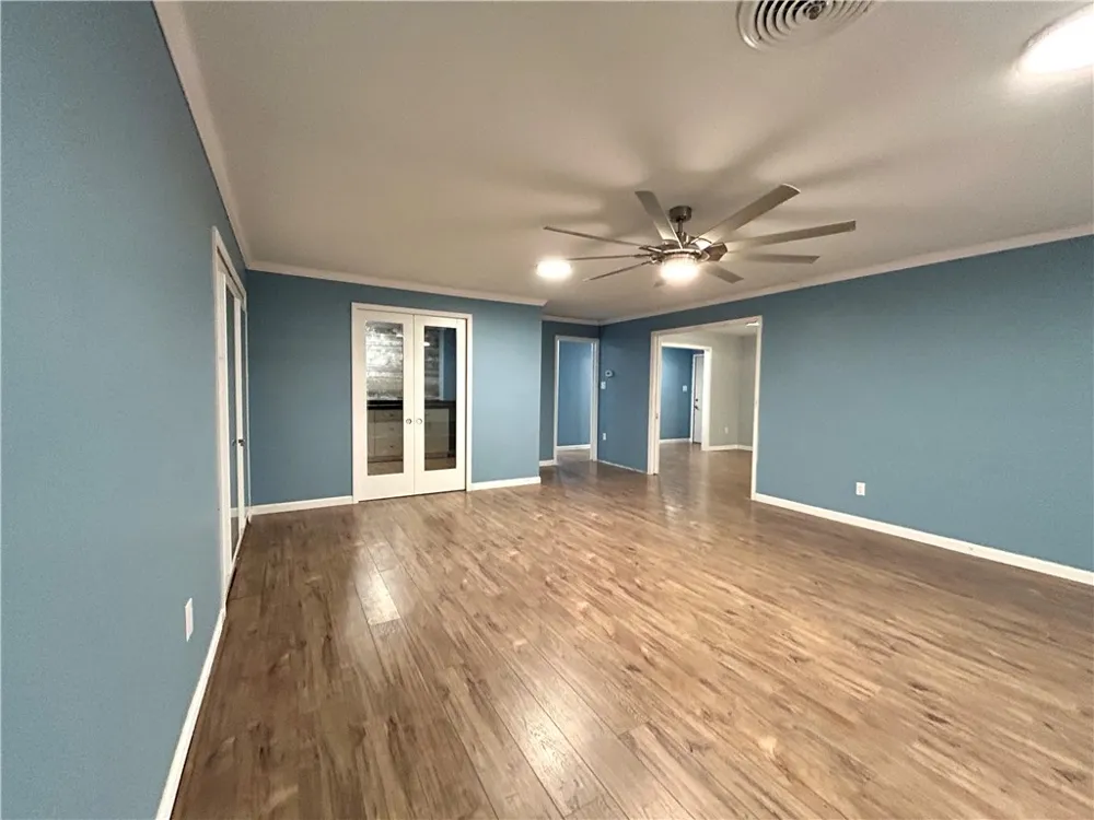 848 Oak Avenue Rockport, TX 78382