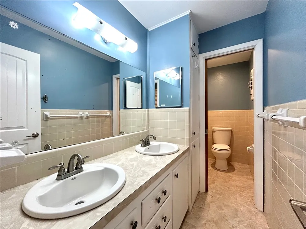 848 Oak Avenue Rockport, TX 78382