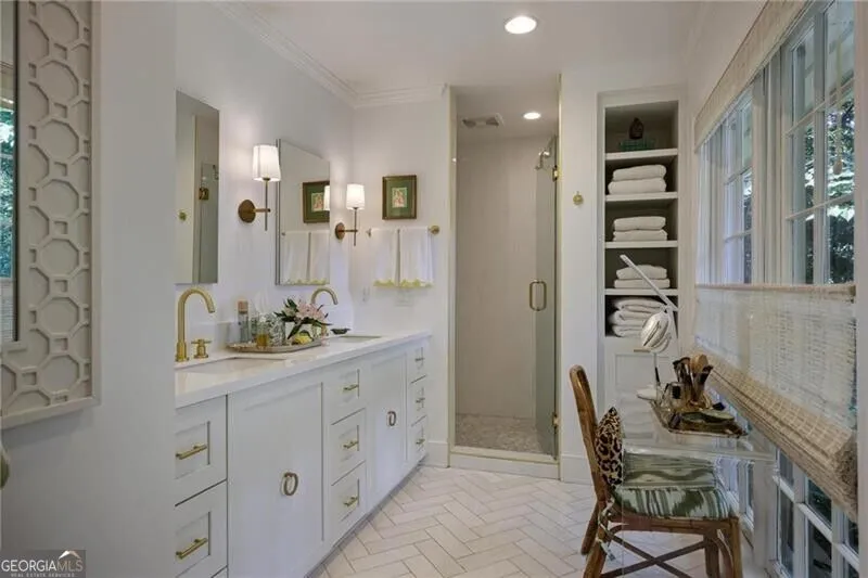 349 Pineland RD NW Atlanta, GA 30342