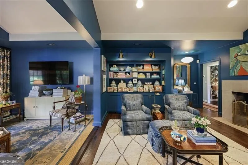 349 Pineland RD NW Atlanta, GA 30342