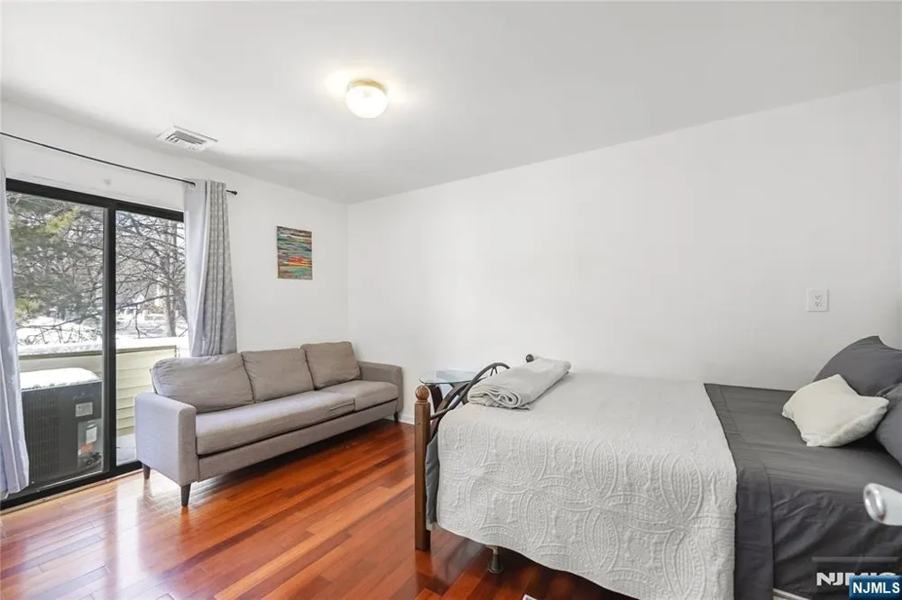 44 Coriander Way 44 Englewood, NJ 07631