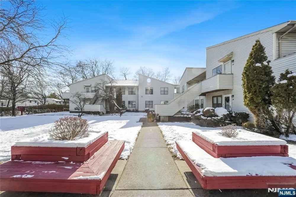 44 Coriander Way 44 Englewood, NJ 07631