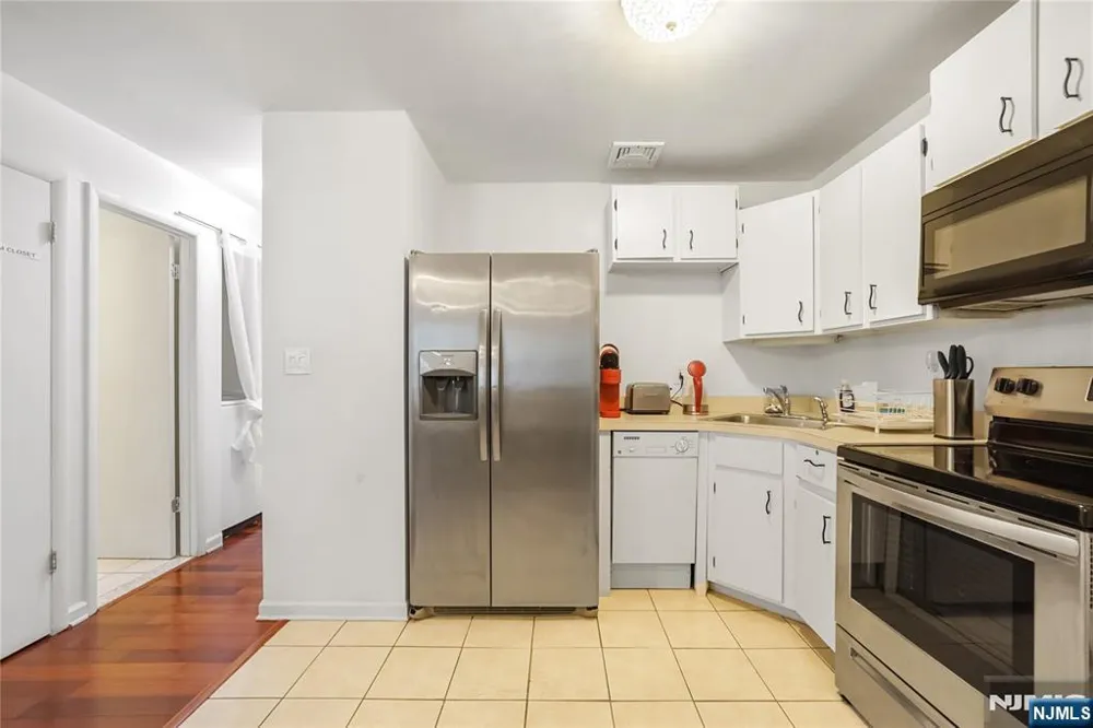 44 Coriander Way 44 Englewood, NJ 07631