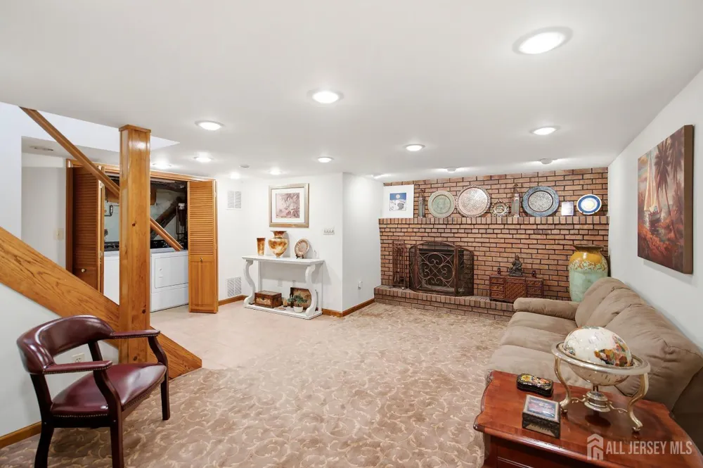 1 Beech Court East Brunswick, NJ 08816