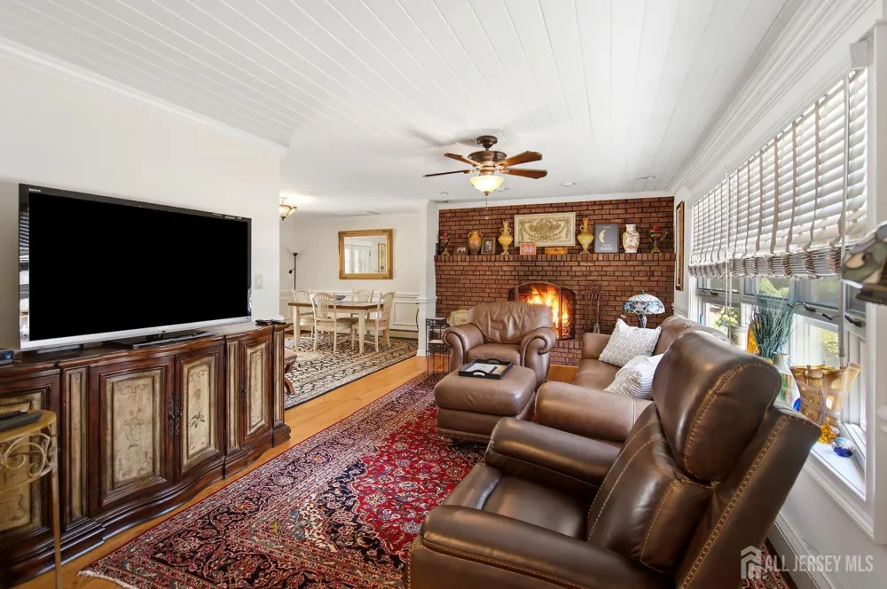1 Beech Court East Brunswick, NJ 08816