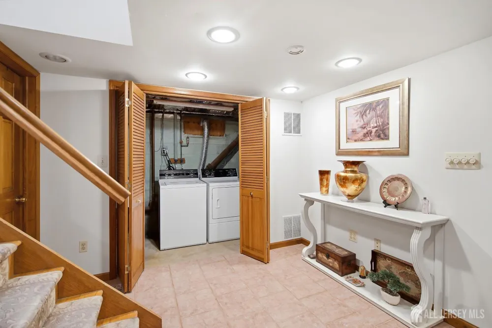1 Beech Court East Brunswick, NJ 08816