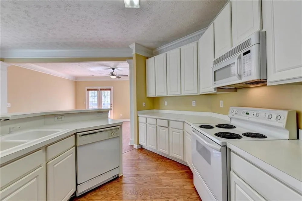 2303 Oak Glenn Circle Duluth, GA 30096