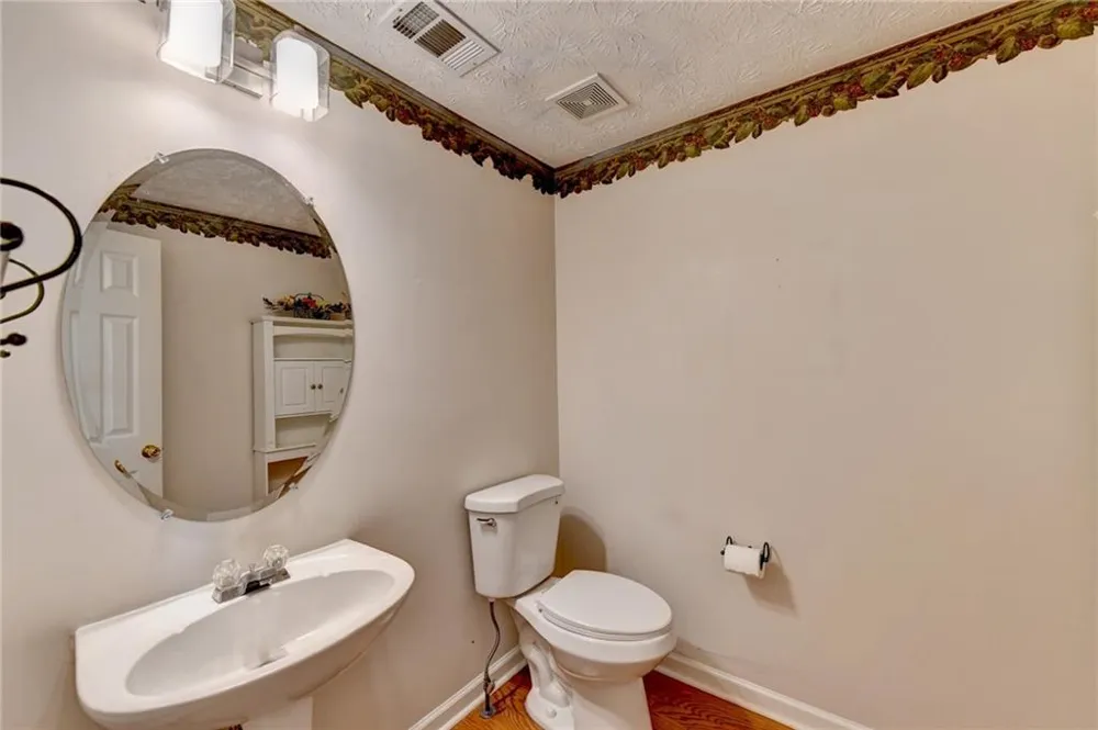 2303 Oak Glenn Circle Duluth, GA 30096