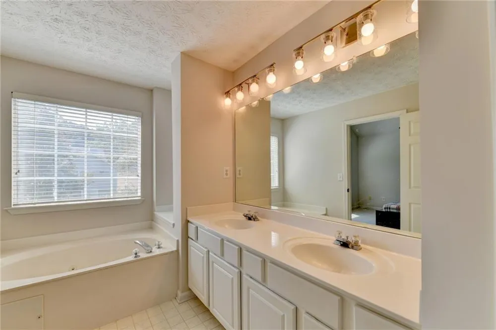 2303 Oak Glenn Circle Duluth, GA 30096