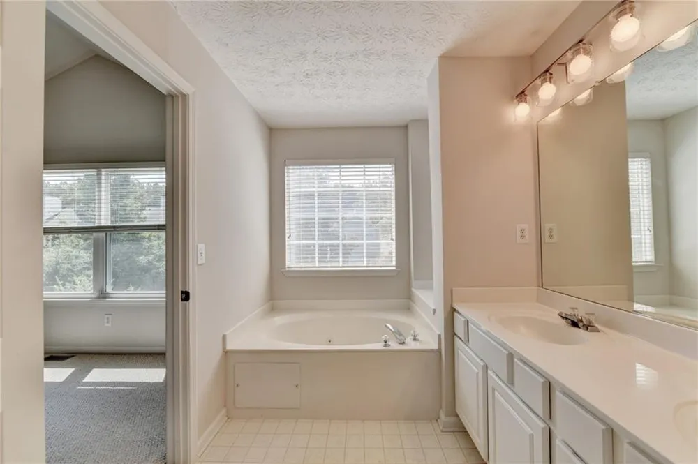 2303 Oak Glenn Circle Duluth, GA 30096