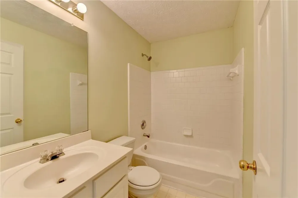 2303 Oak Glenn Circle Duluth, GA 30096