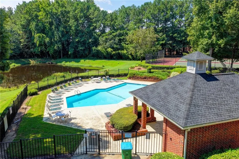 2303 Oak Glenn Circle Duluth, GA 30096