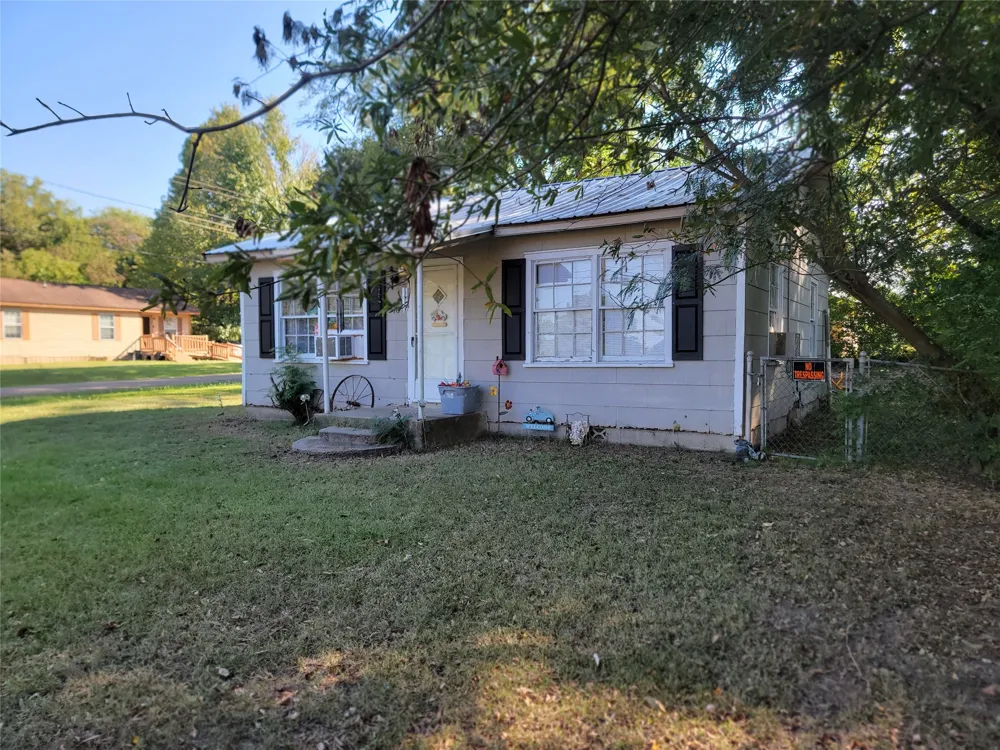 516 Elm New Boston, TX 75570
