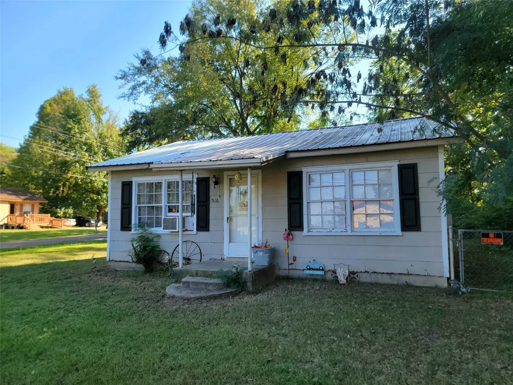 516 Elm New Boston, TX 75570