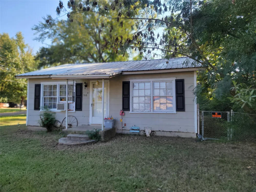 516 Elm New Boston, TX 75570