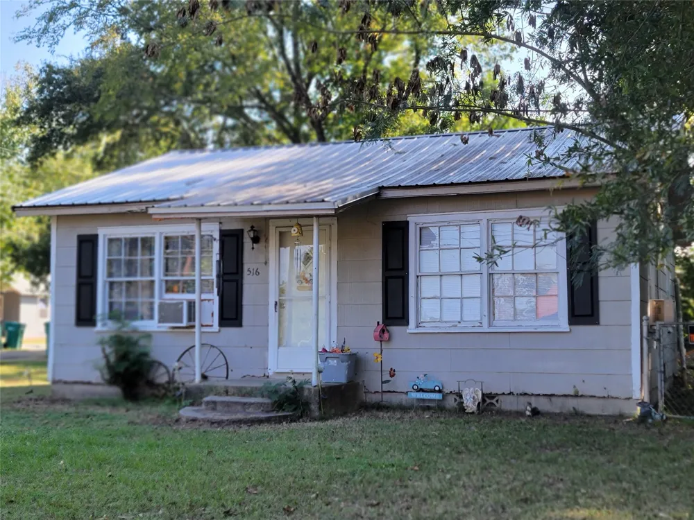 516 Elm New Boston, TX 75570