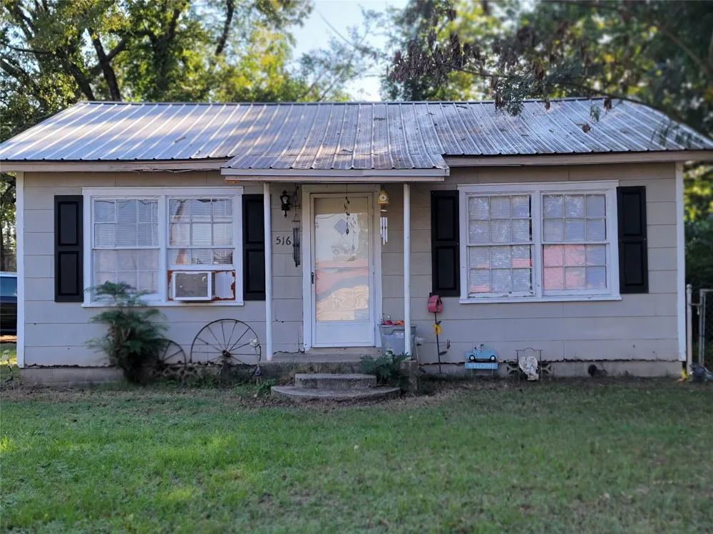 516 Elm New Boston, TX 75570