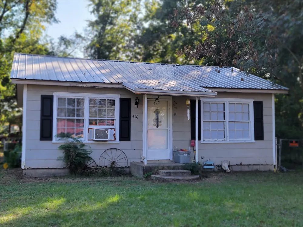 516 Elm New Boston, TX 75570