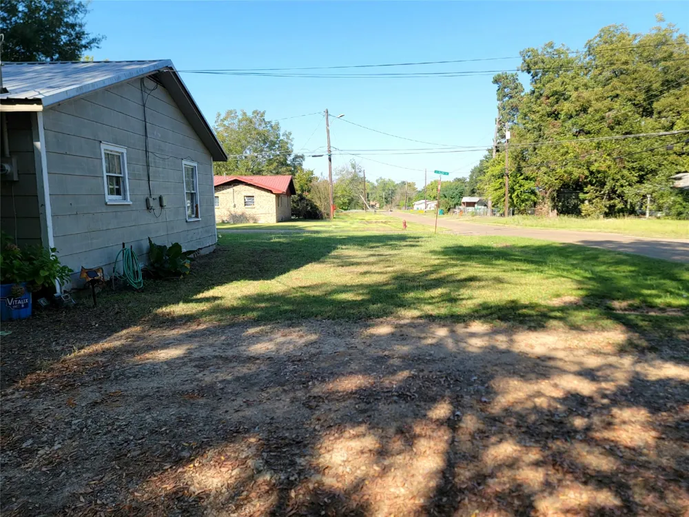 516 Elm New Boston, TX 75570