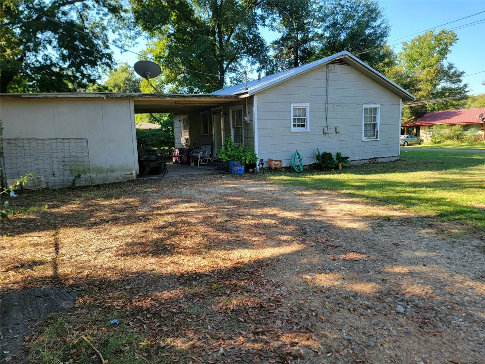 516 Elm New Boston, TX 75570