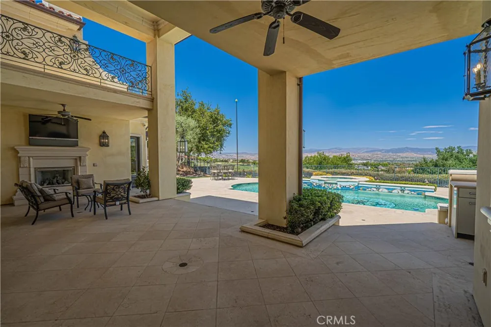 25561 Oak Savannah Court Valencia, CA 91381