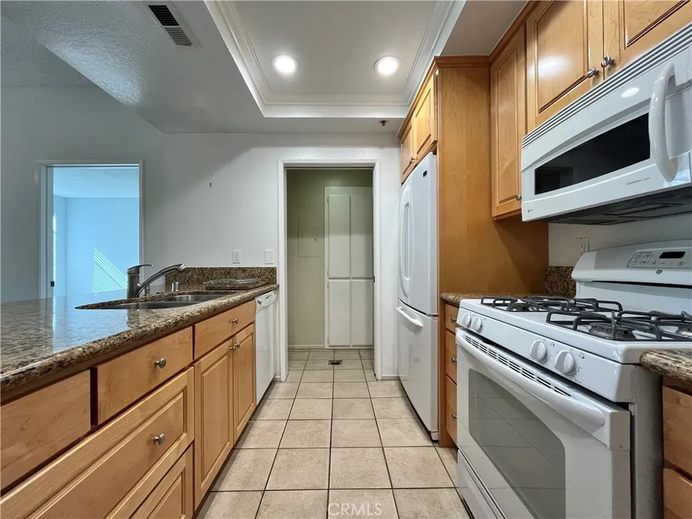 2567 Plaza Del Amo #108 Torrance, CA 90503