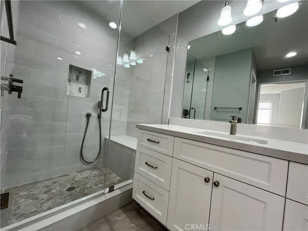 2567 Plaza Del Amo #108 Torrance, CA 90503