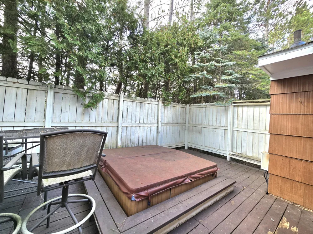 10017 M-115 Cadillac, MI 49601