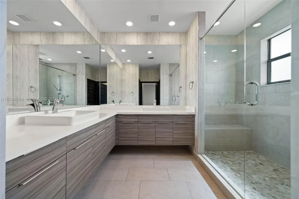 15742 NW 88th Ave Miami Lakes, FL 33018