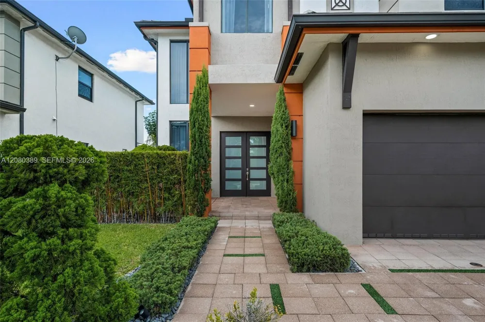 15742 NW 88th Ave Miami Lakes, FL 33018