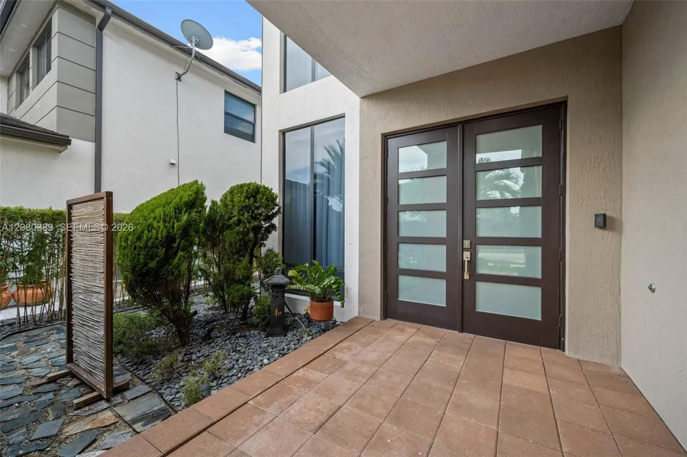 15742 NW 88th Ave Miami Lakes, FL 33018