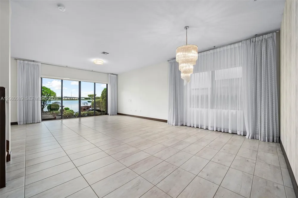 15742 NW 88th Ave Miami Lakes, FL 33018