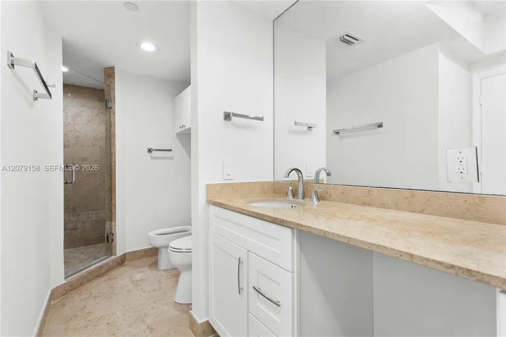4779 Collins Ave #2707 Miami Beach, FL 33140