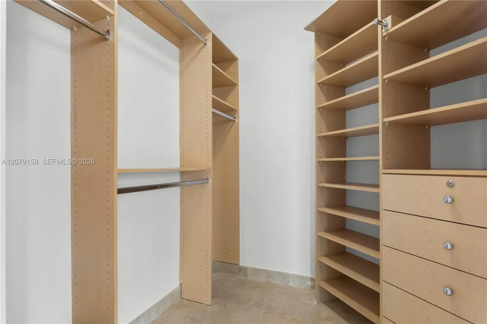 4779 Collins Ave #2707 Miami Beach, FL 33140