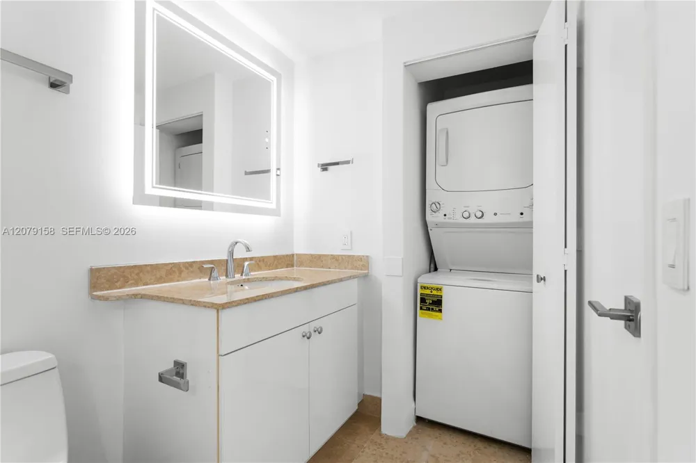 4779 Collins Ave #2707 Miami Beach, FL 33140