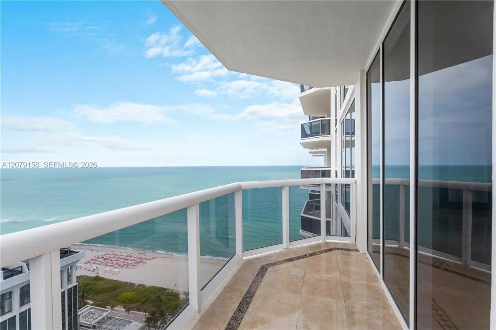 4779 Collins Ave #2707 Miami Beach, FL 33140