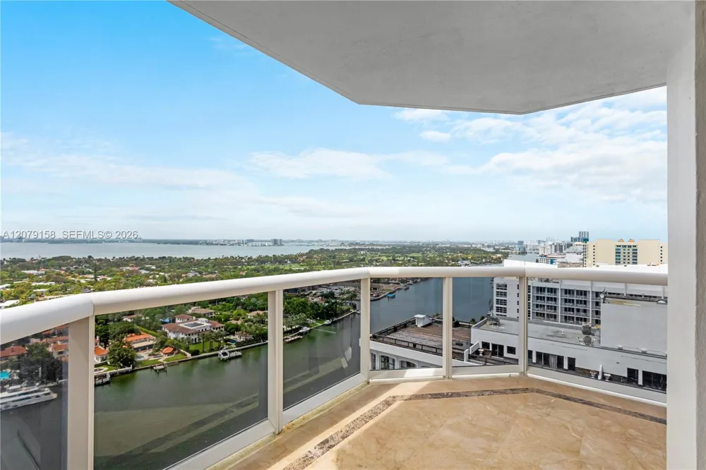 4779 Collins Ave #2707 Miami Beach, FL 33140