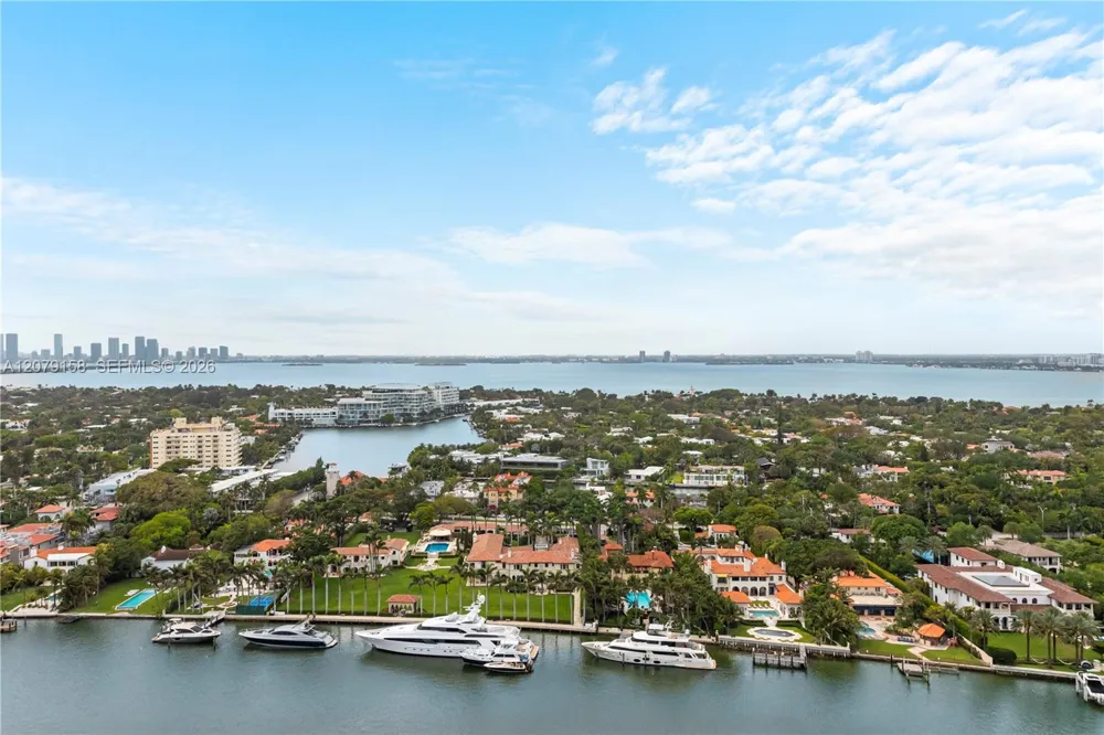 4779 Collins Ave #2707 Miami Beach, FL 33140