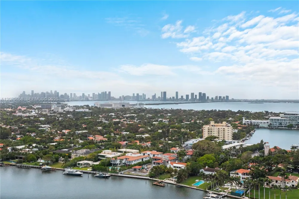 4779 Collins Ave #2707 Miami Beach, FL 33140