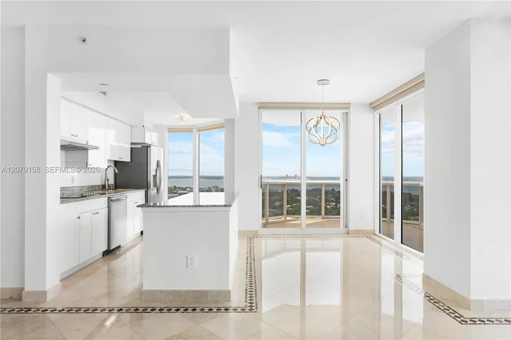 4779 Collins Ave #2707 Miami Beach, FL 33140