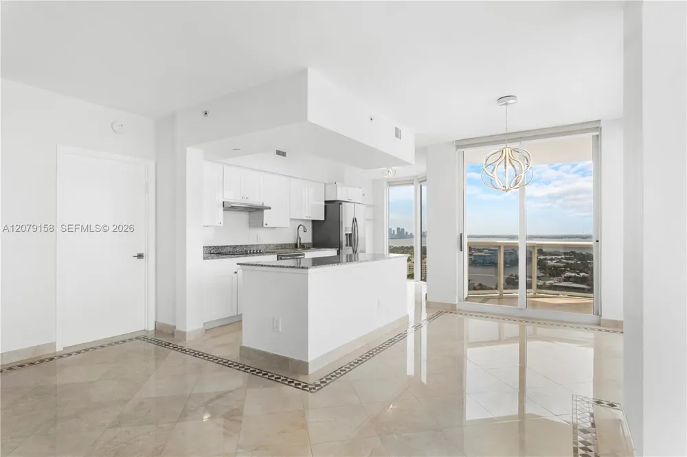 4779 Collins Ave #2707 Miami Beach, FL 33140