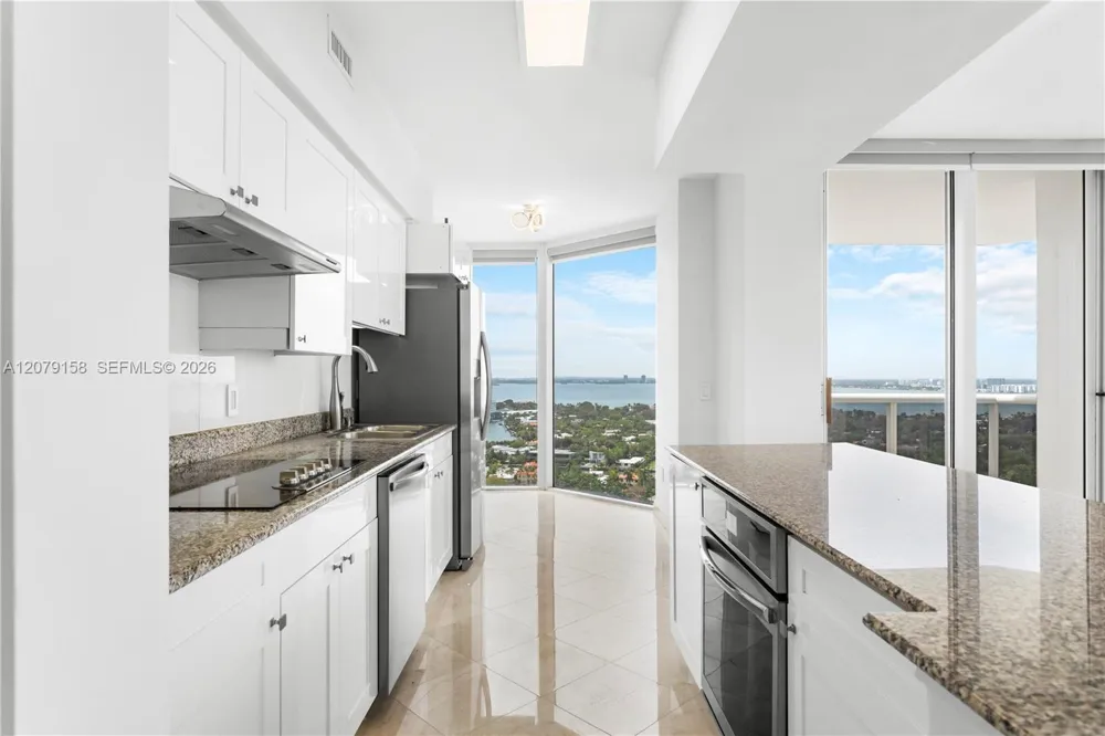 4779 Collins Ave #2707 Miami Beach, FL 33140