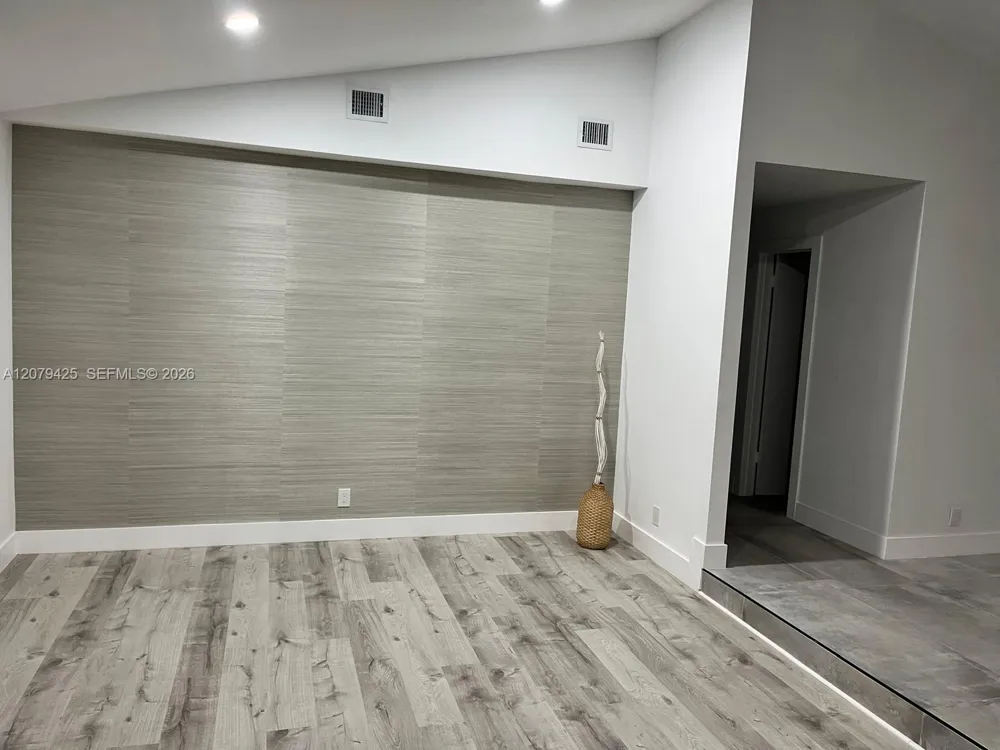 3352 Lakeview Blvd Delray Beach, FL 33445