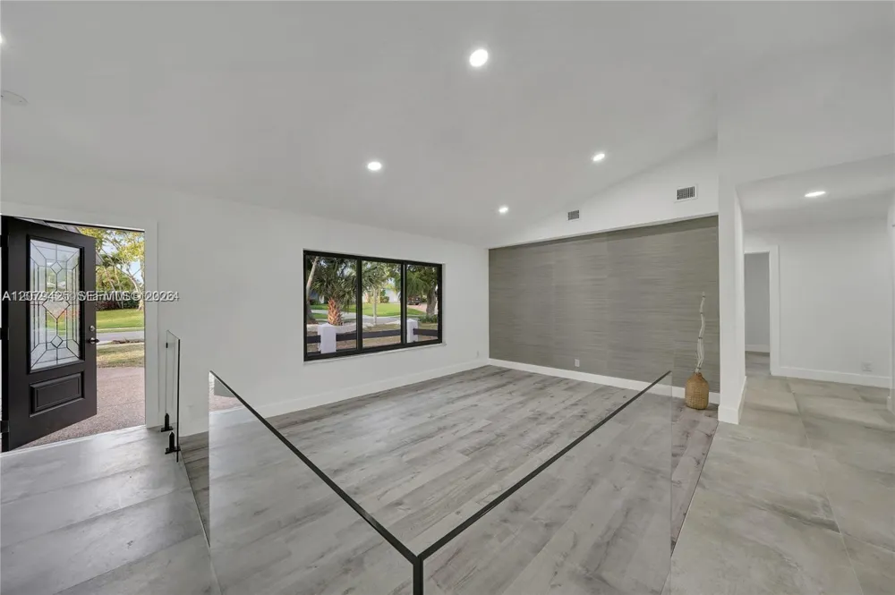 3352 Lakeview Blvd Delray Beach, FL 33445