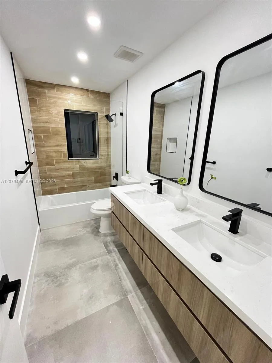 3352 Lakeview Blvd Delray Beach, FL 33445