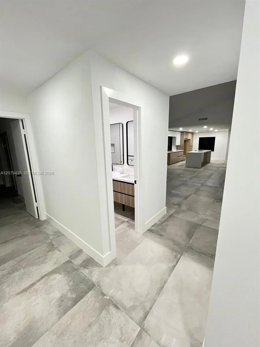 3352 Lakeview Blvd Delray Beach, FL 33445